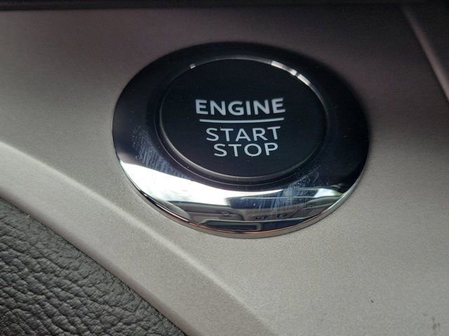 Certified 2024 Ford Explorer XLT image 30