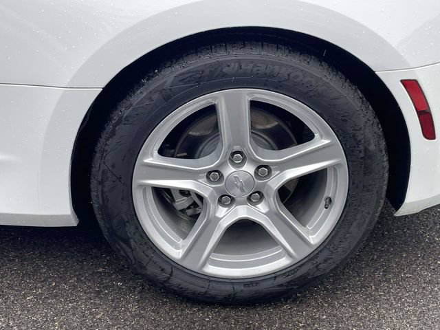 Used 2023 Chevrolet Camaro LT RWD image 3