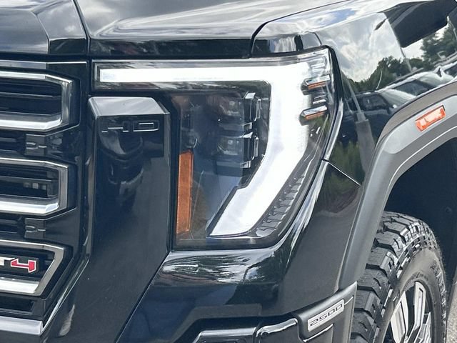 Used 2024 GMC Sierra 2500 AT4 w/ AT4 Premium Plus Package AWD/4WD image 9