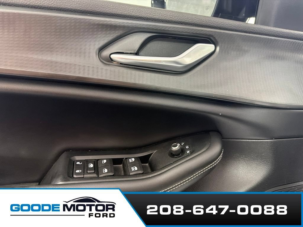 Used 2023 Jeep Grand Cherokee L Laredo AWD/4WD image 9