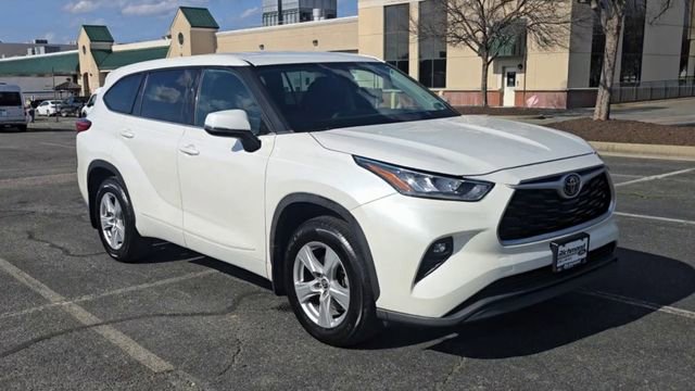 Used 2020 Toyota Highlander LE image 8