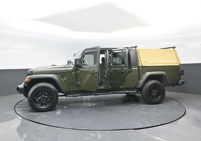 Used 2022 Jeep Gladiator Sport AWD/4WD image 29