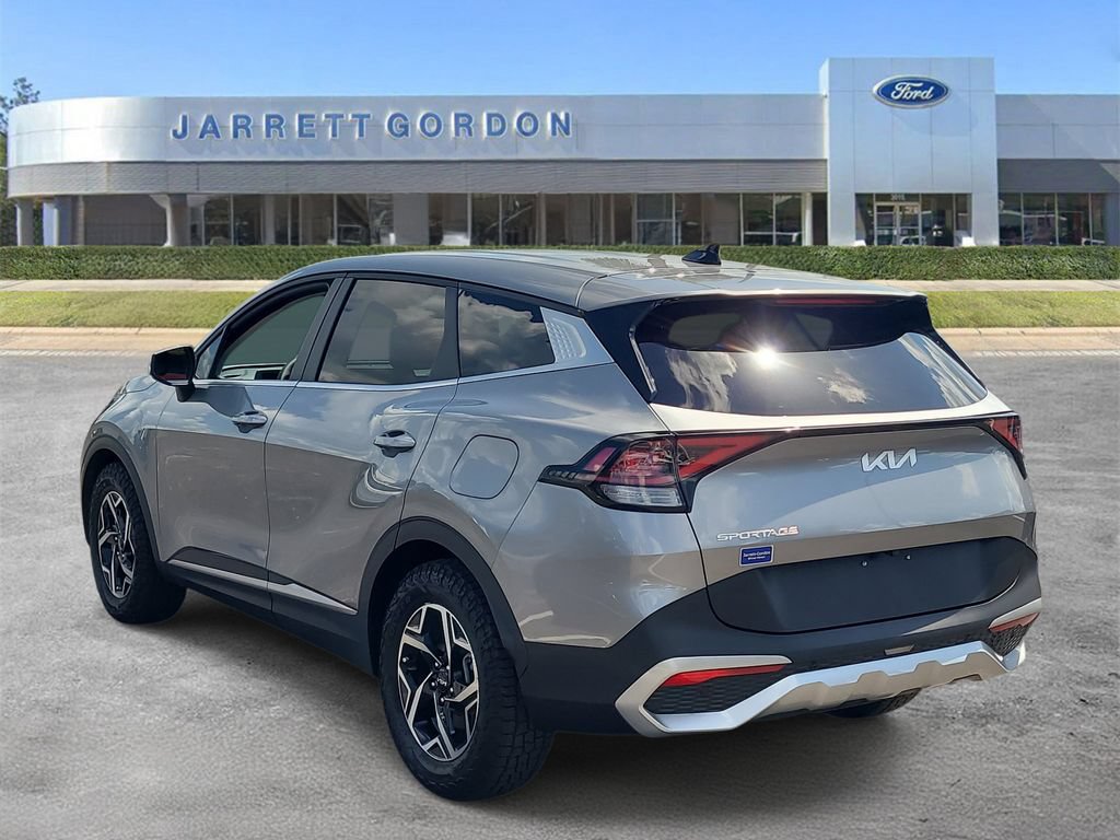 Used 2023 Kia Sportage LX FWD image 3