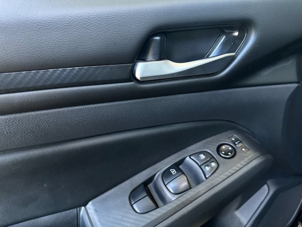 Used 2025 Nissan Altima 2.5 SV FWD image 10