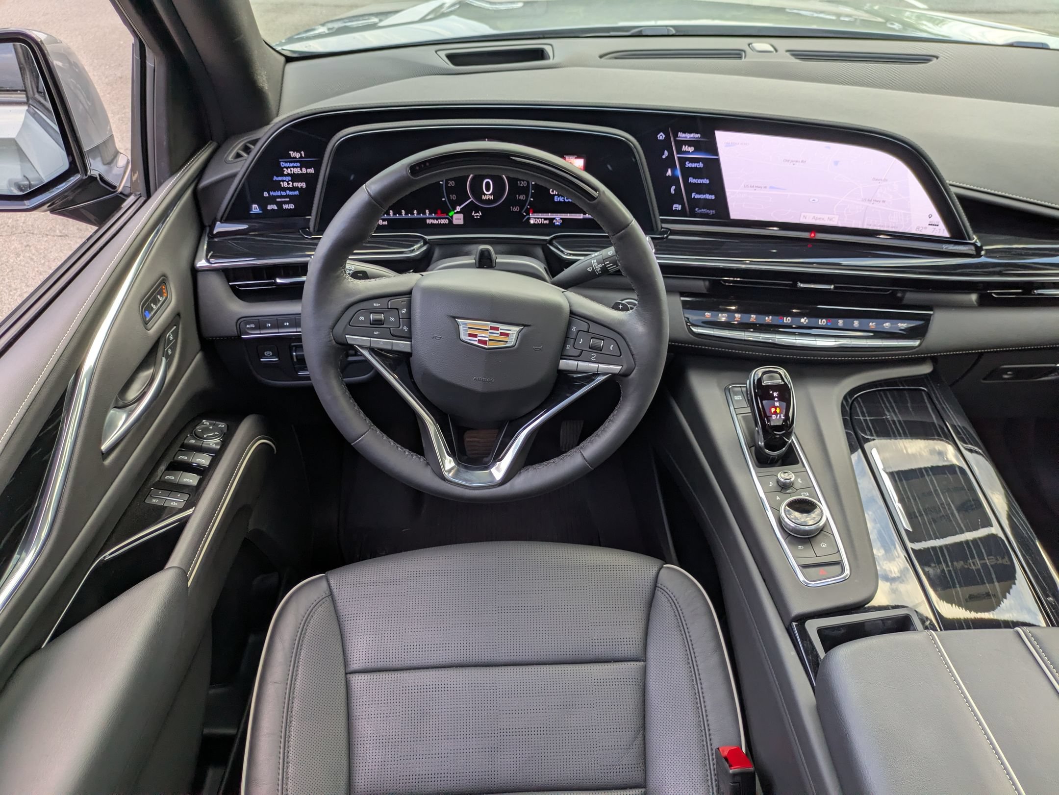 Used 2024 Cadillac Escalade Sport w/ LPO, ONYX Package AWD/4WD image 33