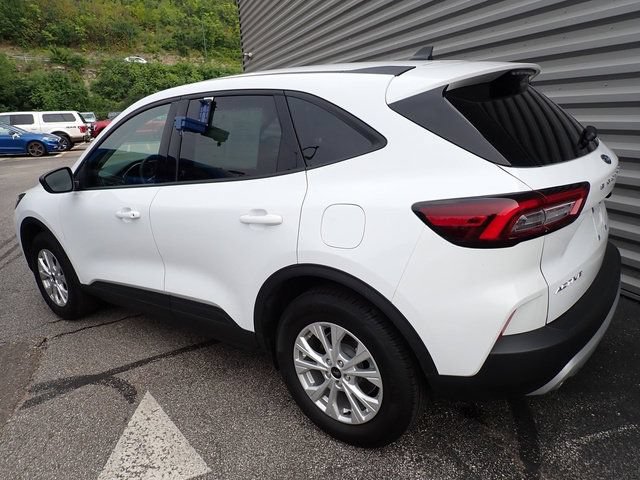 Certified 2025 Ford Escape Active w/ Cold Weather Package AWD/4WD image 4