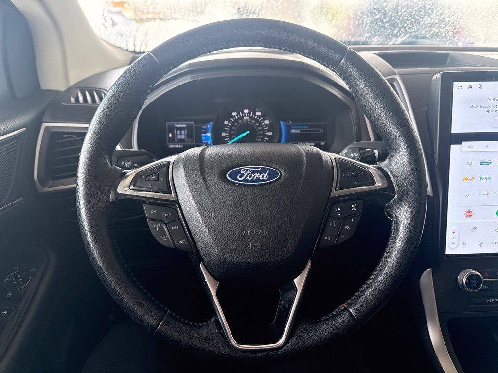Certified 2024 Ford Edge SEL w/ Convenience Package AWD/4WD image 17