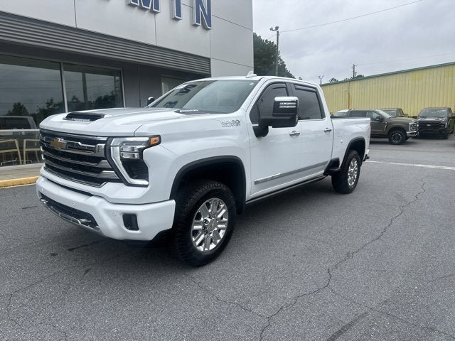 Used 2025 Chevrolet Silverado 2500 High Country w/ High Country Premium Package AWD/4WD image 2