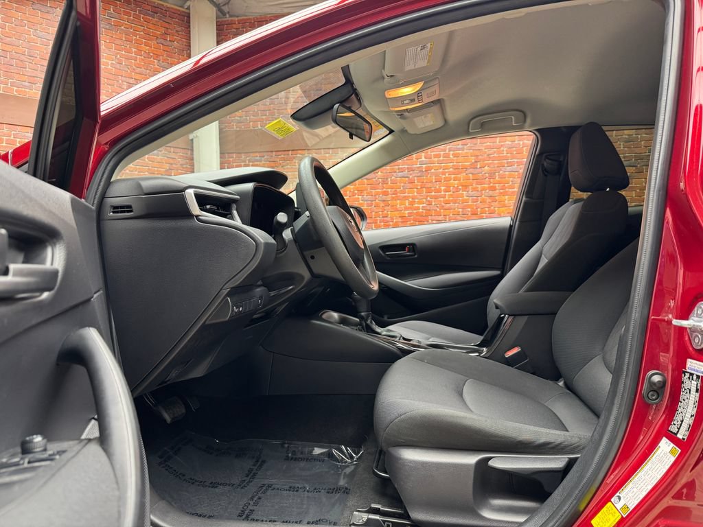 Used 2022 Toyota Corolla LE FWD image 21