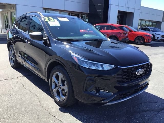 Certified 2023 Ford Escape ST-Line w/ Tech Pack #1 AWD/4WD image 1