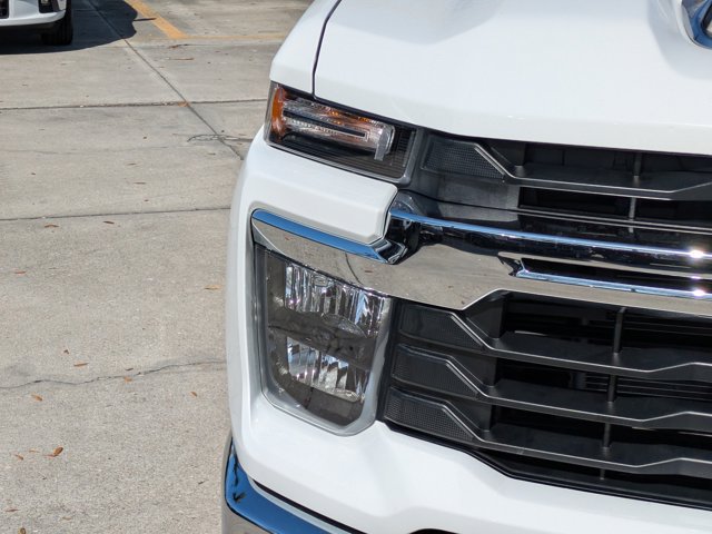 Used 2025 Chevrolet Silverado 2500 LT w/ Convenience Package AWD/4WD image 9