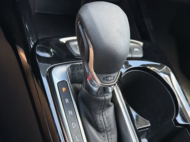 Used 2025 Chevrolet Trax LT FWD image 17