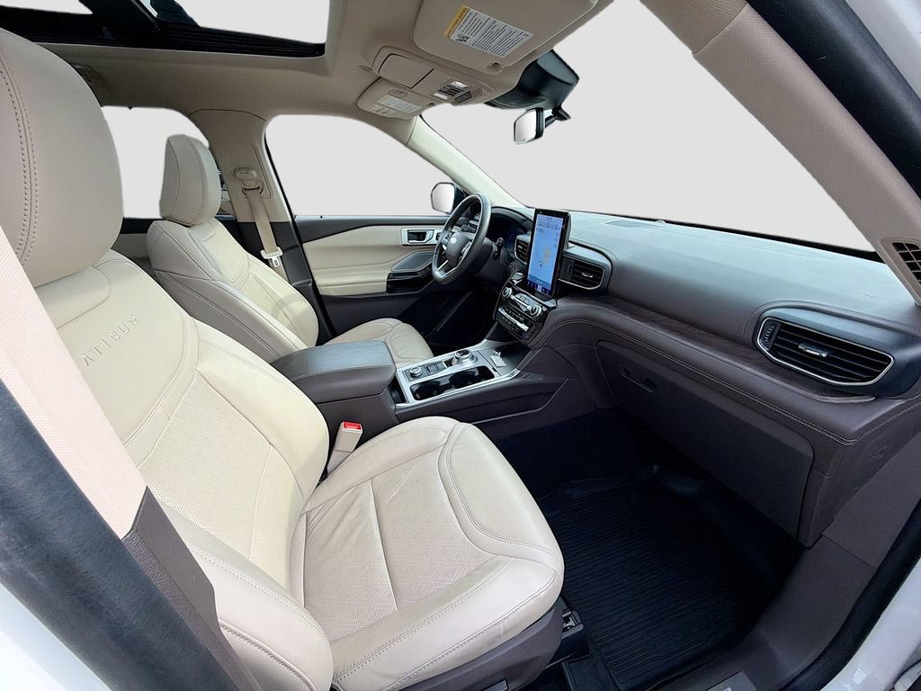 Certified 2023 Ford Explorer Platinum w/ Technology Package AWD/4WD image 33
