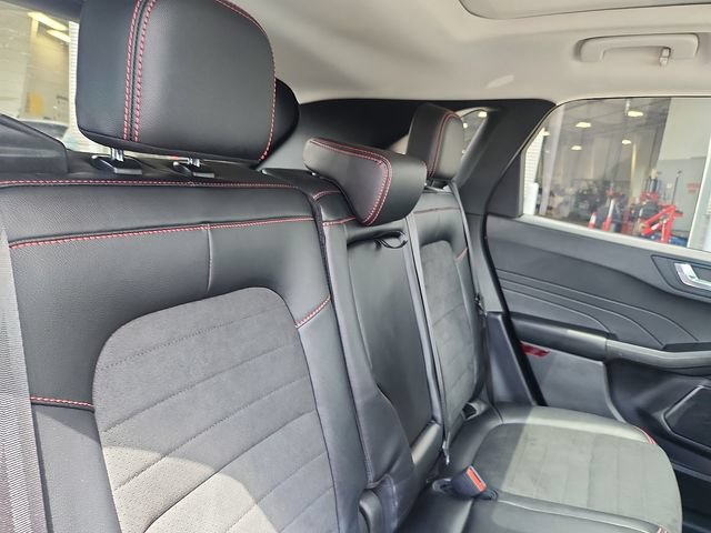 Certified 2022 Ford Escape SEL w/ SEL Stealth AWD Package image 29