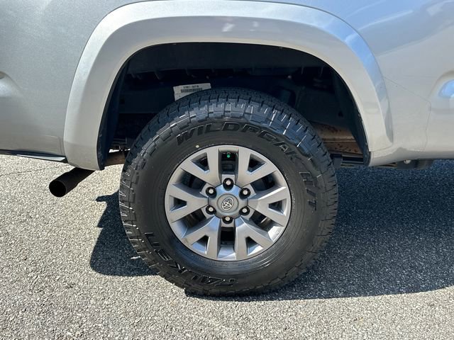 Used 2019 Toyota Tacoma SR5 AWD/4WD image 17