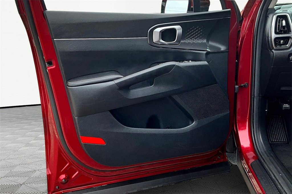 Used 2022 Kia Sorento LX image 22