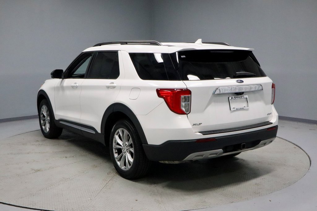 Certified 2022 Ford Explorer XLT w/ Equipment Group 202A image 10