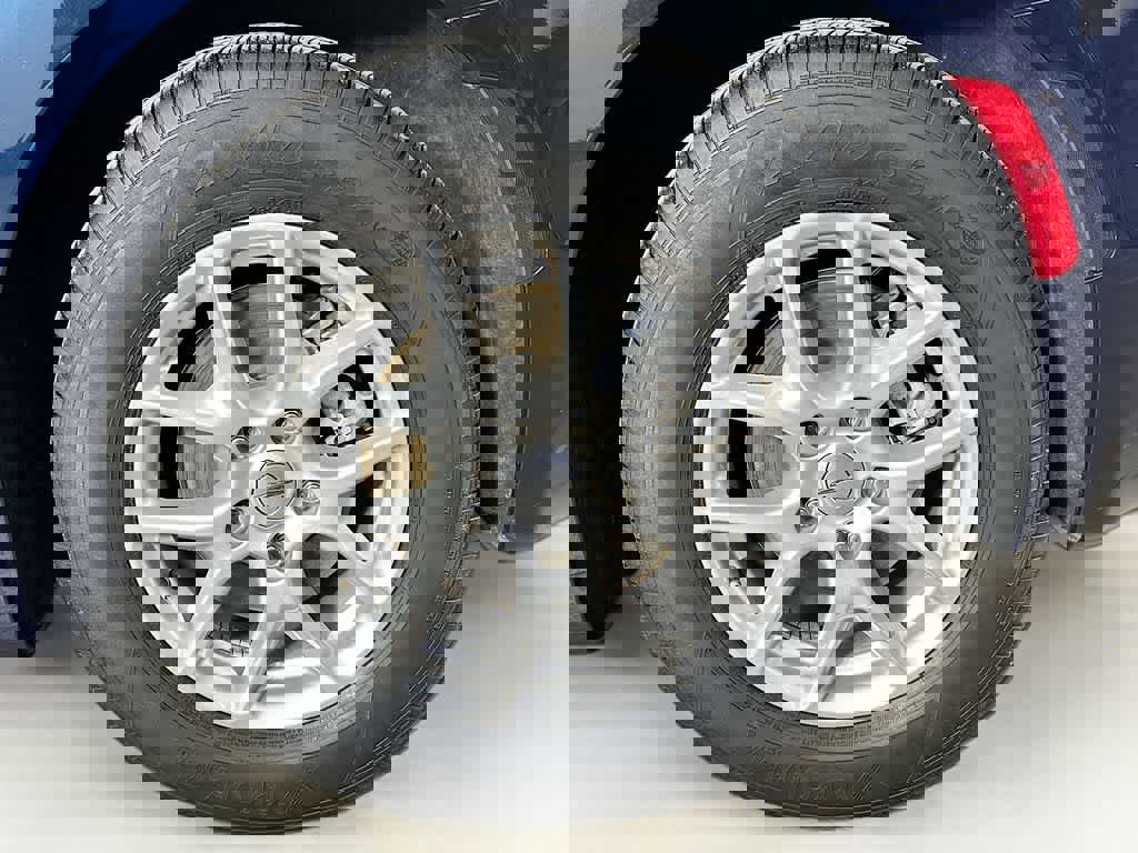 Used 2024 Chrysler Pacifica Touring-L image 8