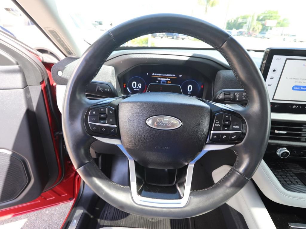Certified 2025 Ford Explorer Platinum w/ LUX Leather Package image 18