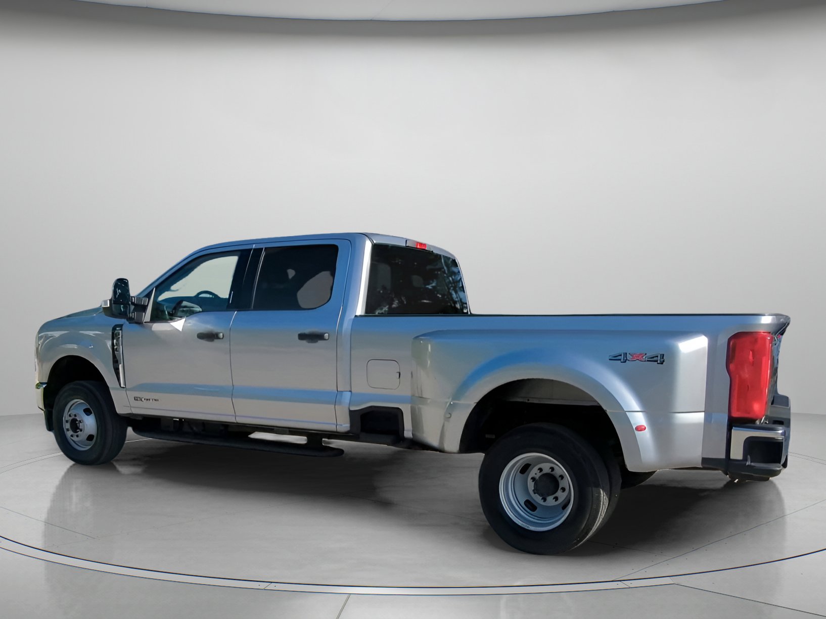Certified 2024 Ford F350 XLT AWD/4WD image 19