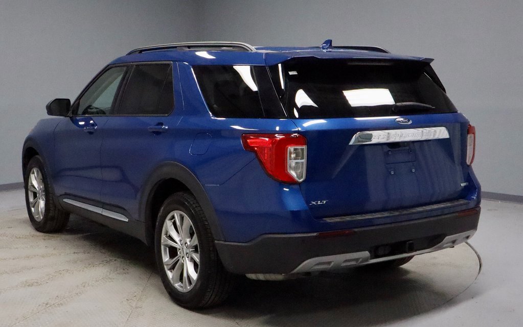 Certified 2020 Ford Explorer XLT w/ Equipment Group 202A image 3