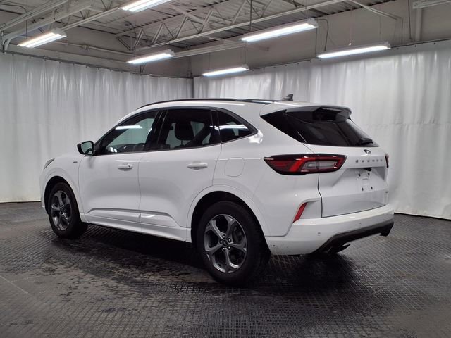 Certified 2023 Ford Escape ST-Line w/ Tech Pack #1 AWD/4WD image 2
