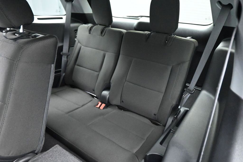 Certified 2024 Ford Explorer XLT RWD image 18