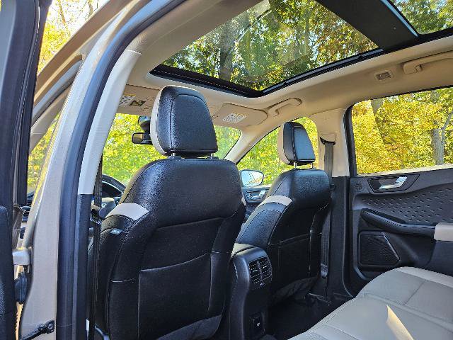 Certified 2020 Ford Escape Titanium image 9