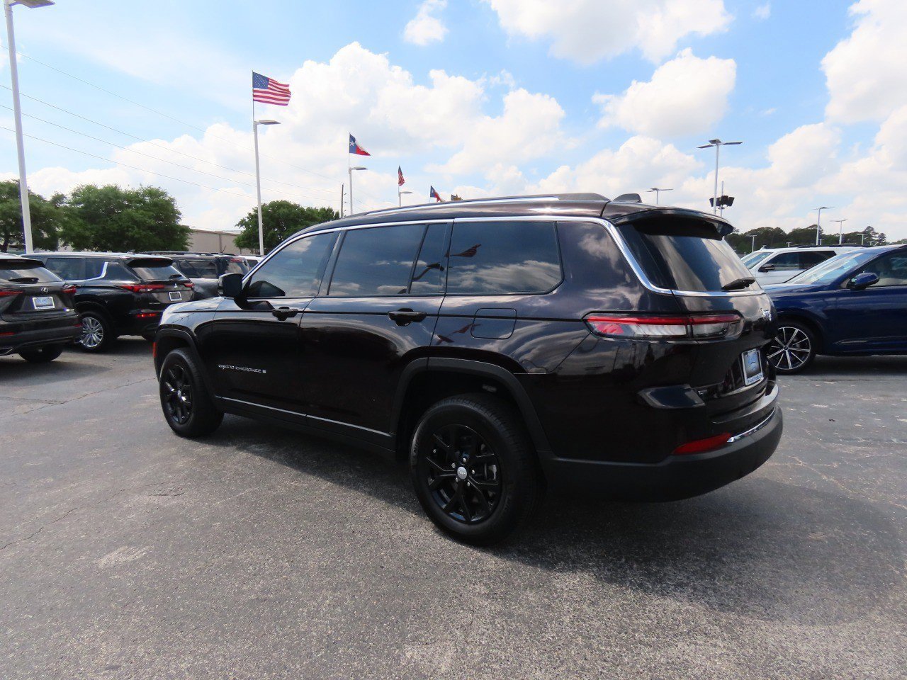 Used 2022 Jeep Grand Cherokee L Limited image 3