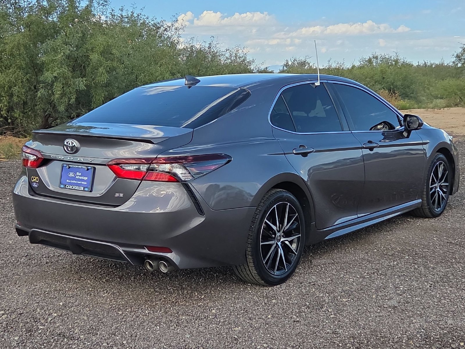 Used 2022 Toyota Camry SE FWD image 5