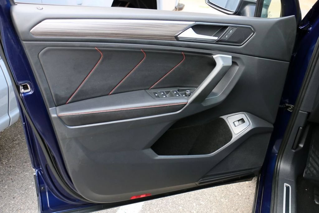 Used 2024 Volkswagen Tiguan SE AWD/4WD image 15