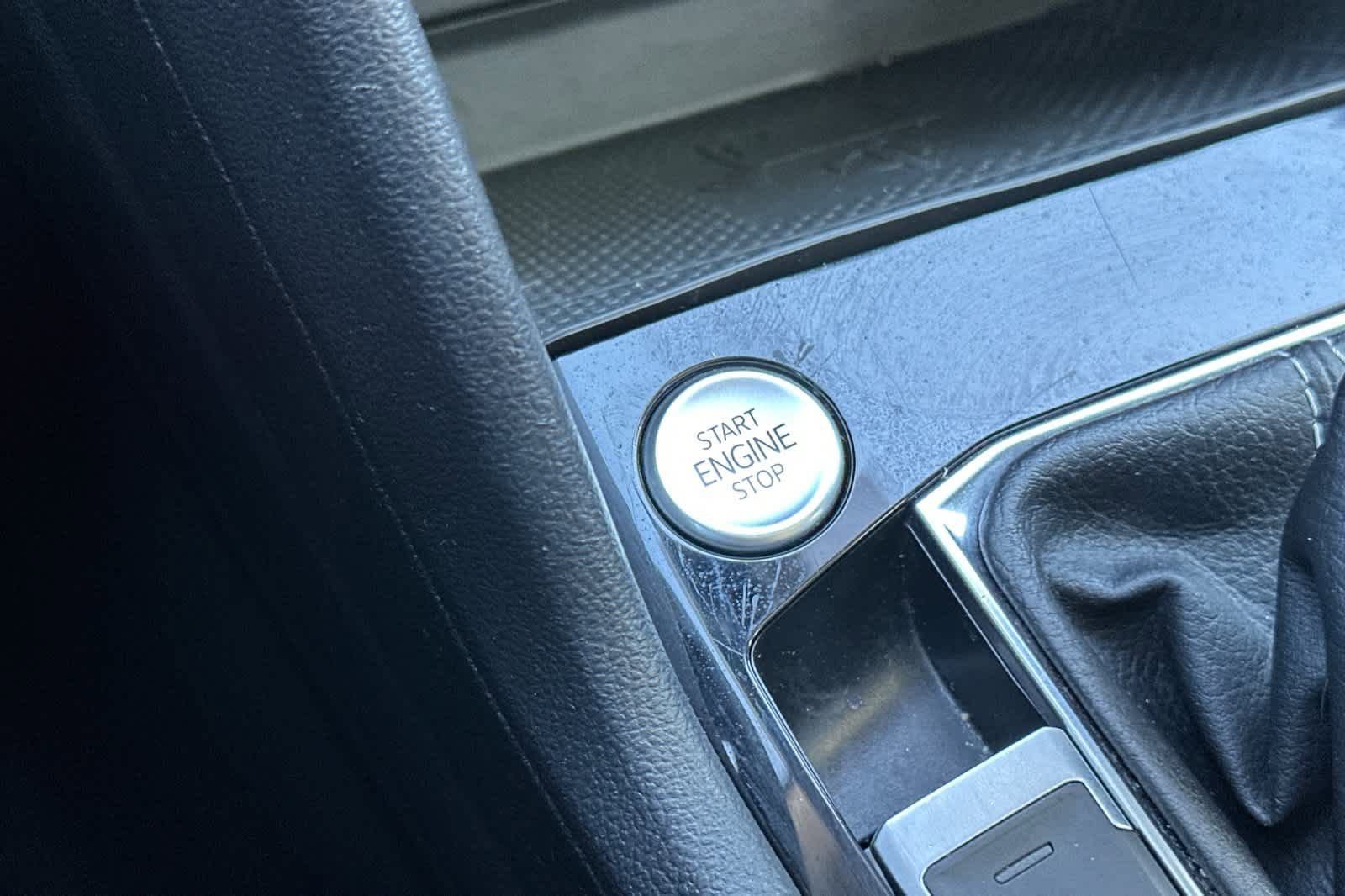 Used 2022 Volkswagen Taos SEL image 23