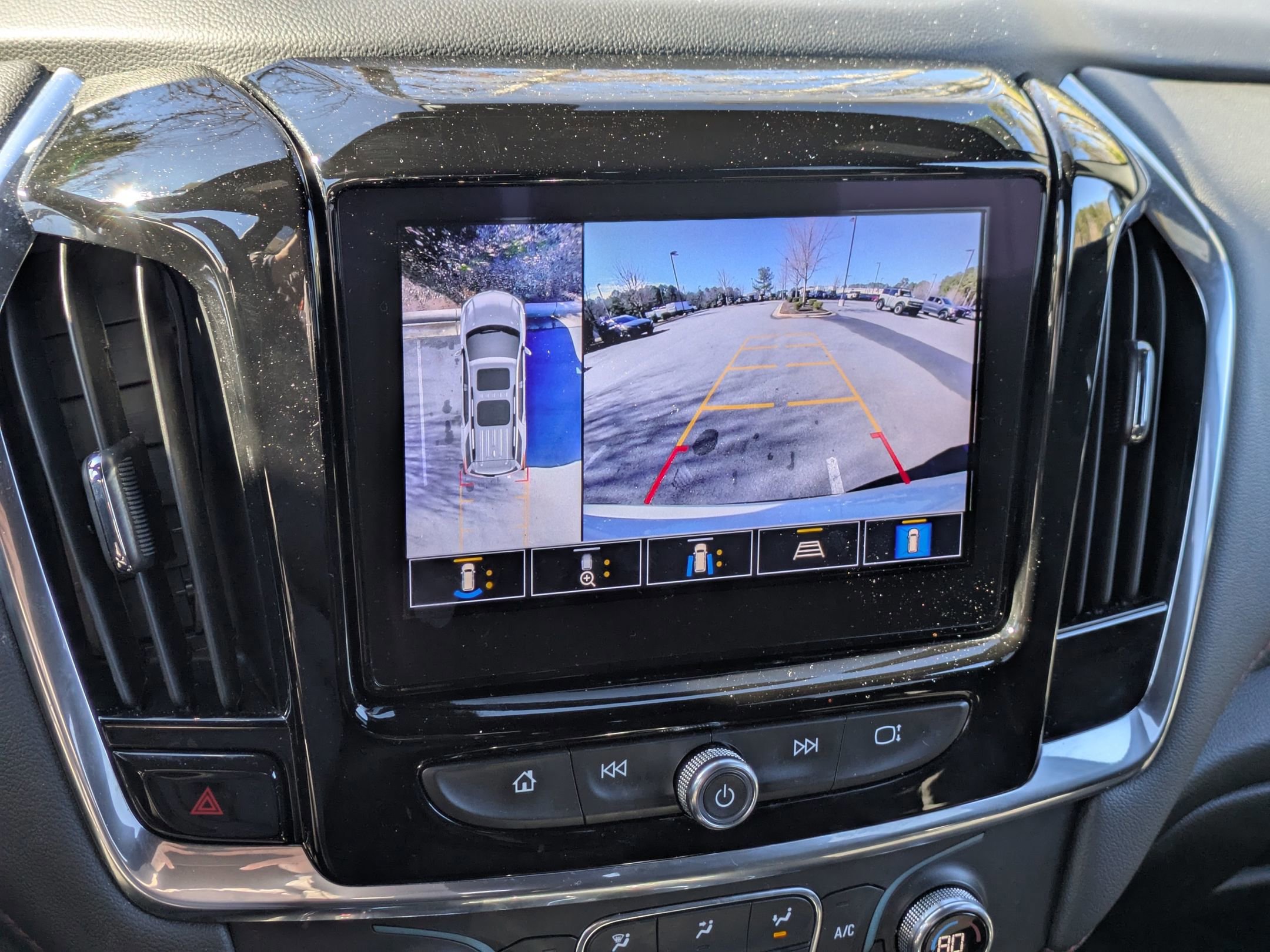 Used 2023 Chevrolet Traverse RS image 21