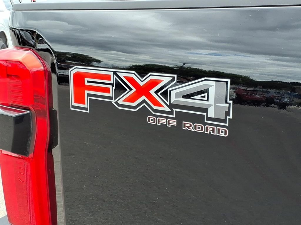 Certified 2024 Ford F250 Platinum AWD/4WD image 13