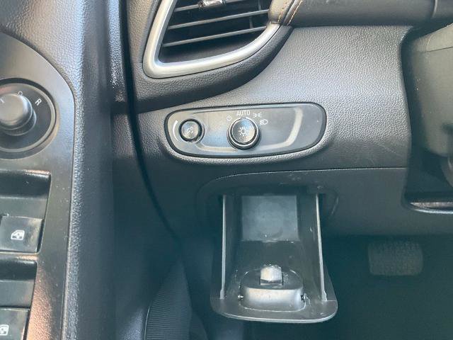 Used 2018 Chevrolet Trax LT w/ LT Convenience Package FWD image 10