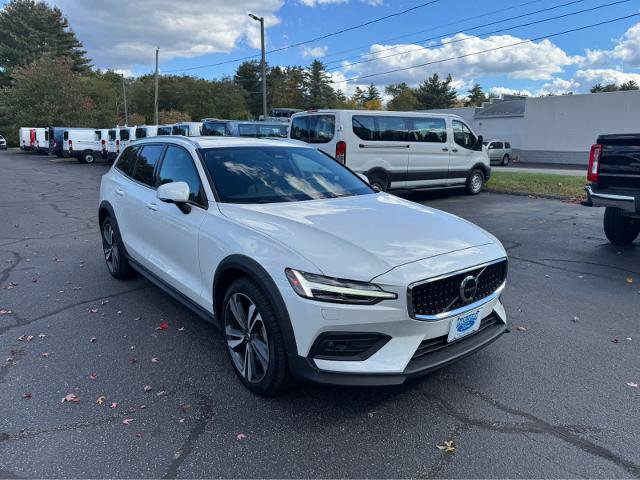 Used 2025 Volvo V60 B5 Cross Country Plus AWD/4WD image 8