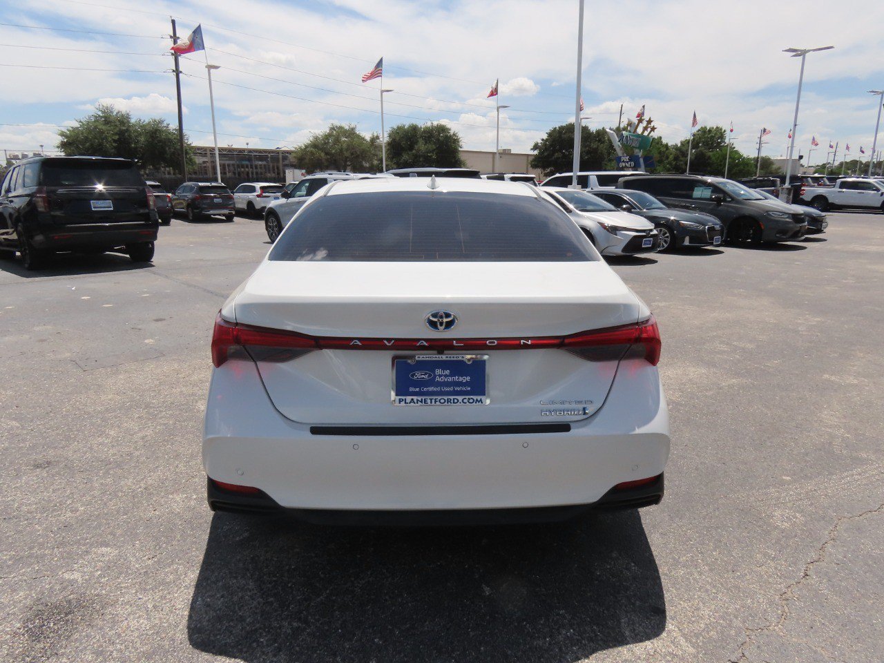 Used 2022 Toyota Avalon Limited w/ Advanced Safety Package FWD image 11