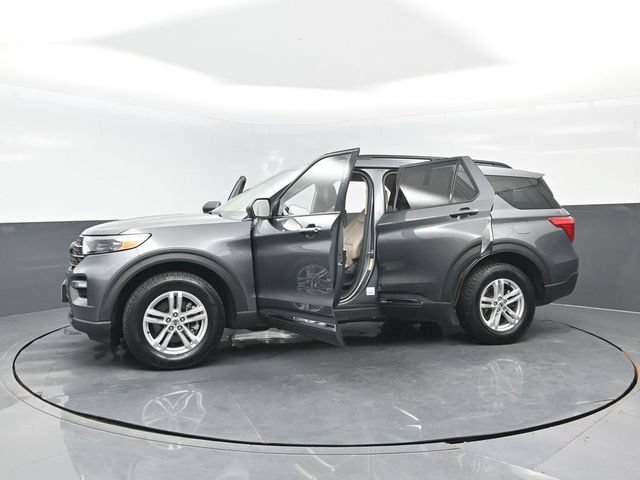 Certified 2023 Ford Explorer XLT w/ Equipment Group 202A AWD/4WD image 30