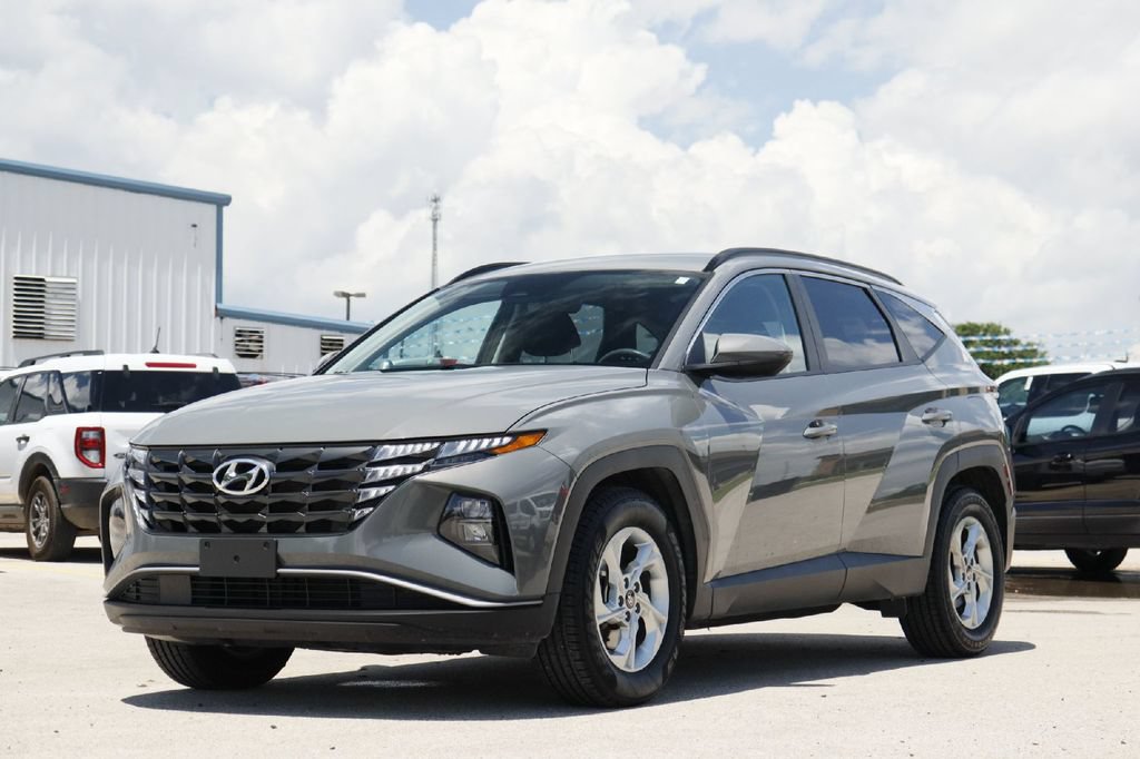 Used 2024 Hyundai Tucson SEL FWD image 2