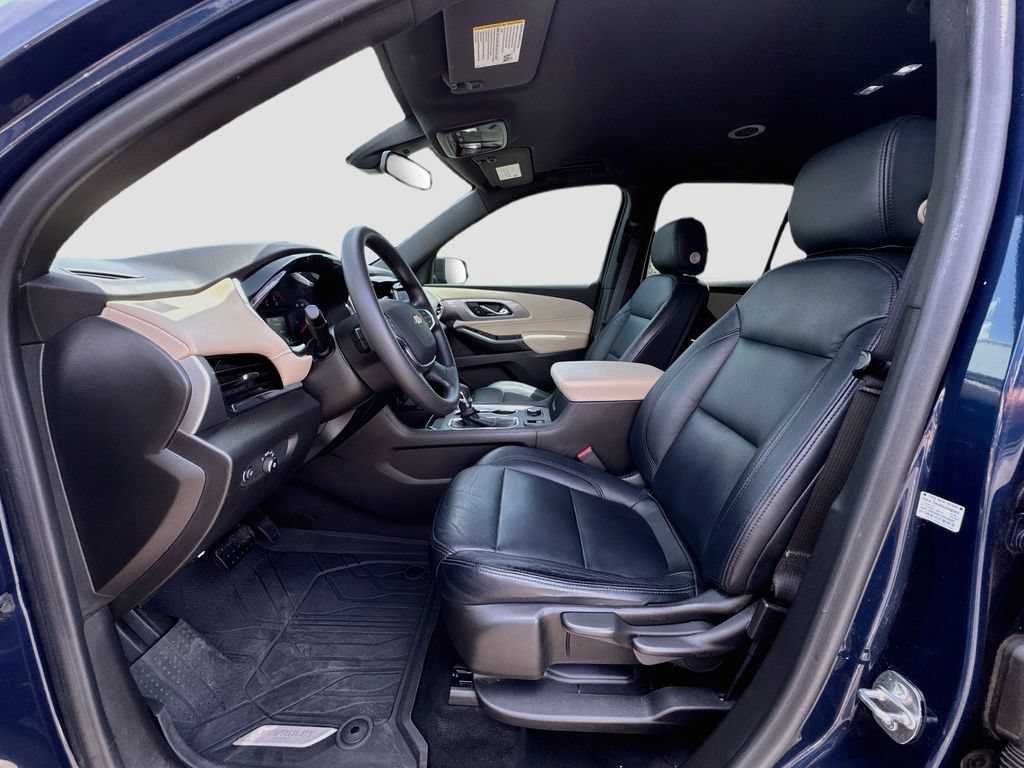 Used 2022 Chevrolet Traverse LS FWD image 19