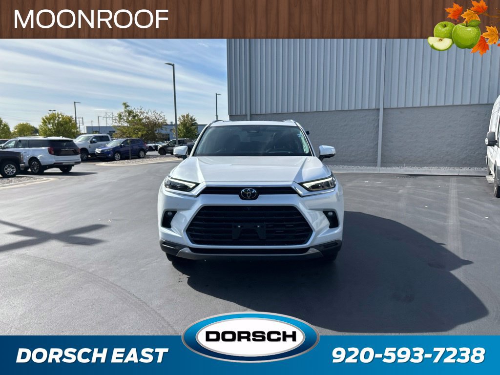 Used 2024 Toyota Grand Highlander AWD image 2