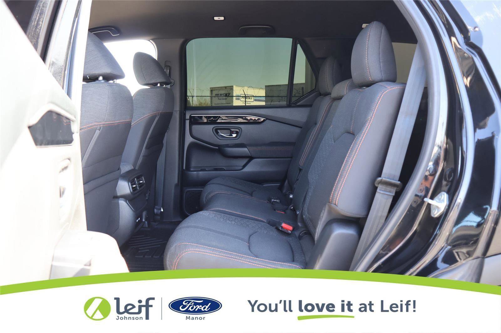 Used 2023 Honda Pilot Sport image 29