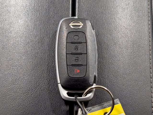 Used 2023 Nissan Rogue SV FWD image 22