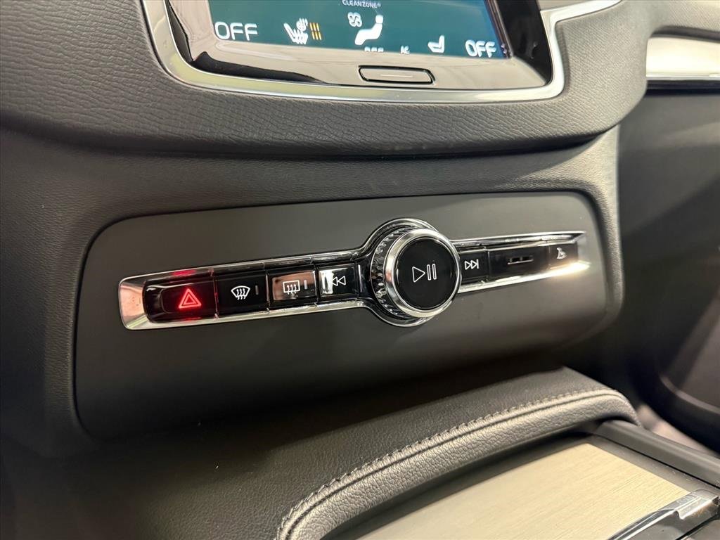 Used 2022 Volvo XC90 T5 Momentum image 20