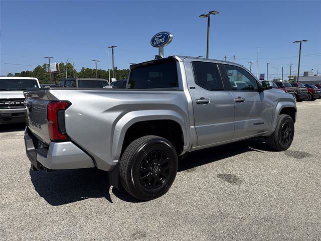 Used 2026 Toyota Tacoma SR5 AWD/4WD image 3