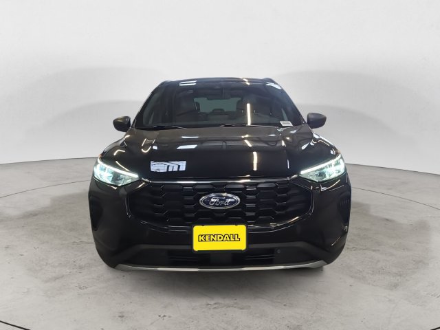 Certified 2025 Ford Escape ST-Line AWD/4WD image 2