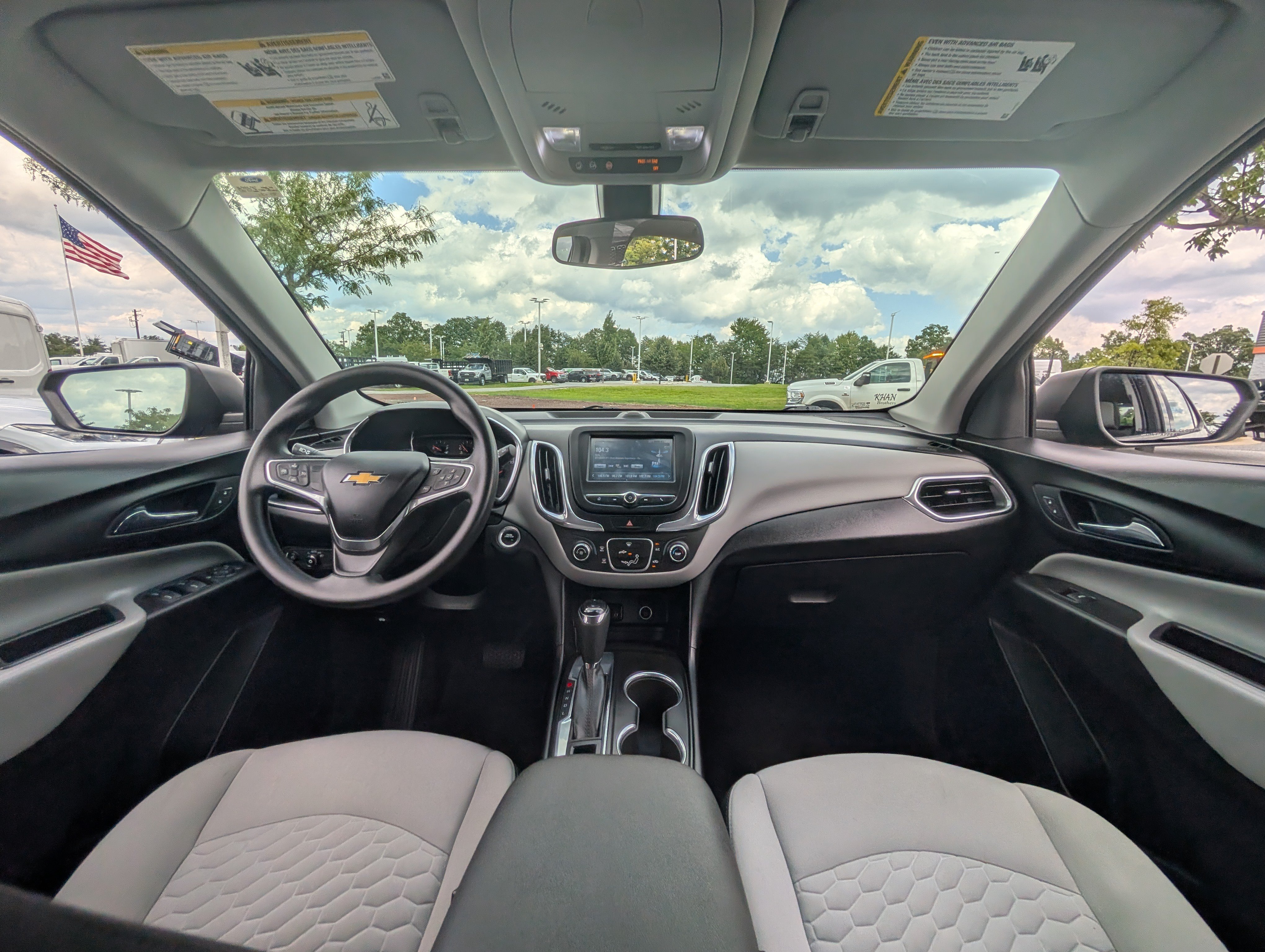 Used 2018 Chevrolet Equinox LS FWD image 16