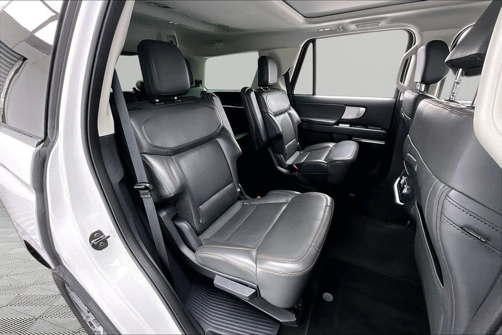 Certified 2025 Ford Expedition Active AWD/4WD image 27