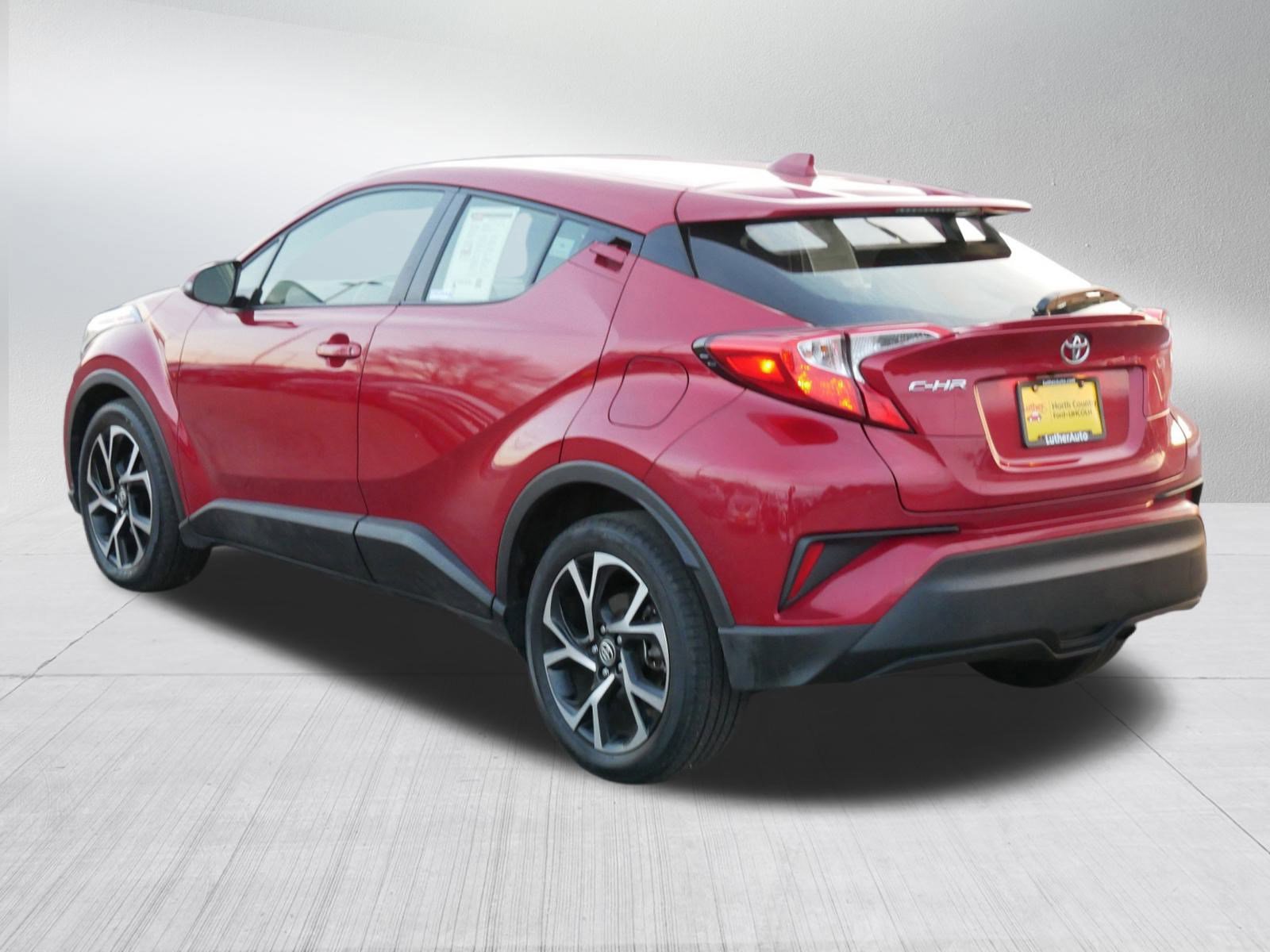 Used 2020 Toyota C-HR XLE image 3