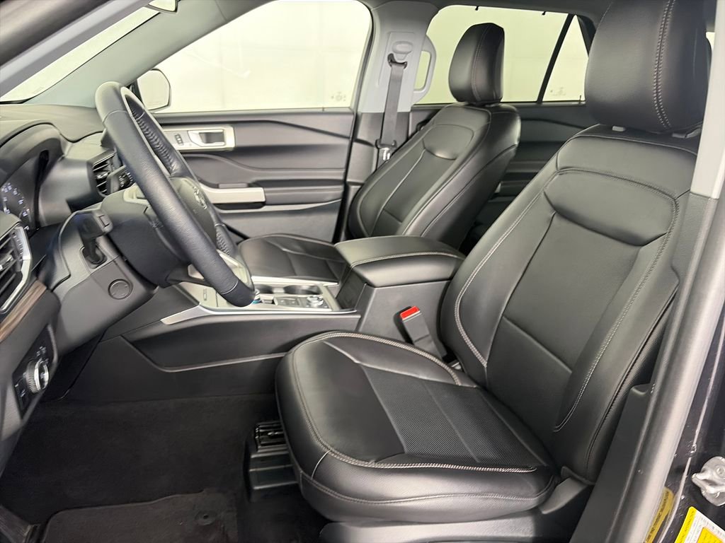 Certified 2023 Ford Explorer Limited w/ Equipment Group 301A AWD/4WD image 11